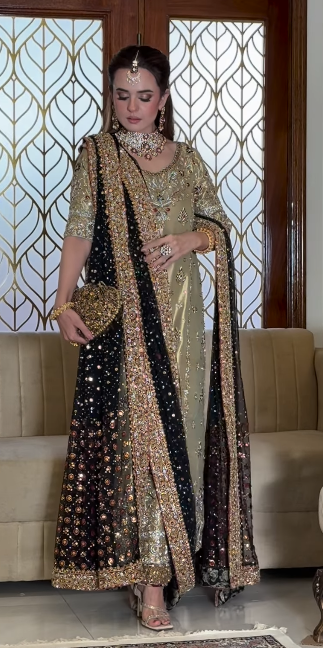 SUMBUL IQBAL 3.0 - Skin Gold