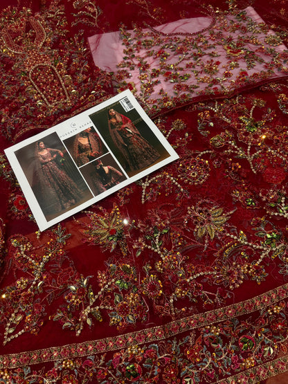 Luxury bridal dupatta close-up with heavily embellished border, intricate zari embroidery, handcrafted detailing, and elegant Pakistani bridal fashion.